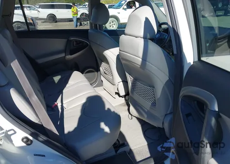 2008 Toyota Rav4 Limited V6 z USA, uszkodzony, nr VIN JTMBK31V285071357